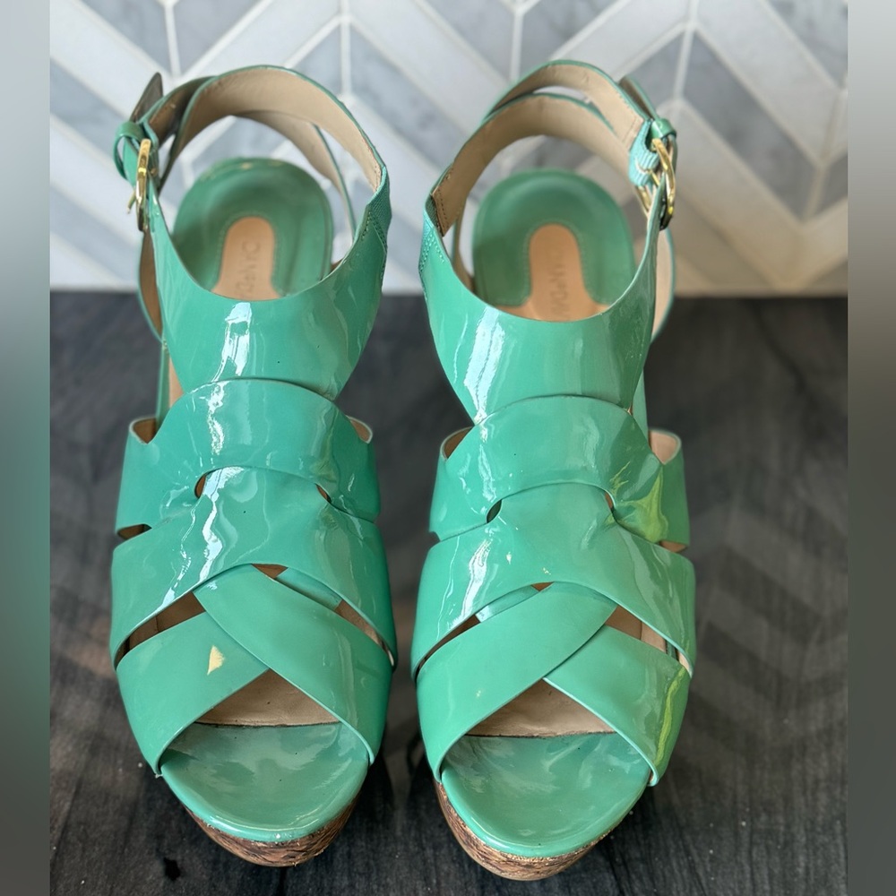 Joan & David aqua green snake wedge sandals size 9 Like NEW